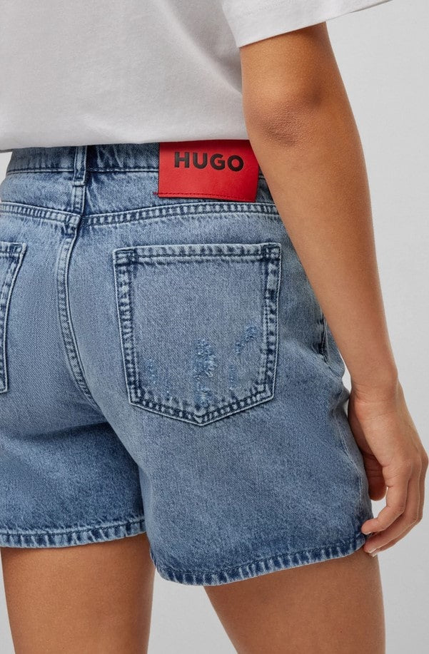 
                      
                        Short Hugo Boss de couleur Bleu
                      
                    