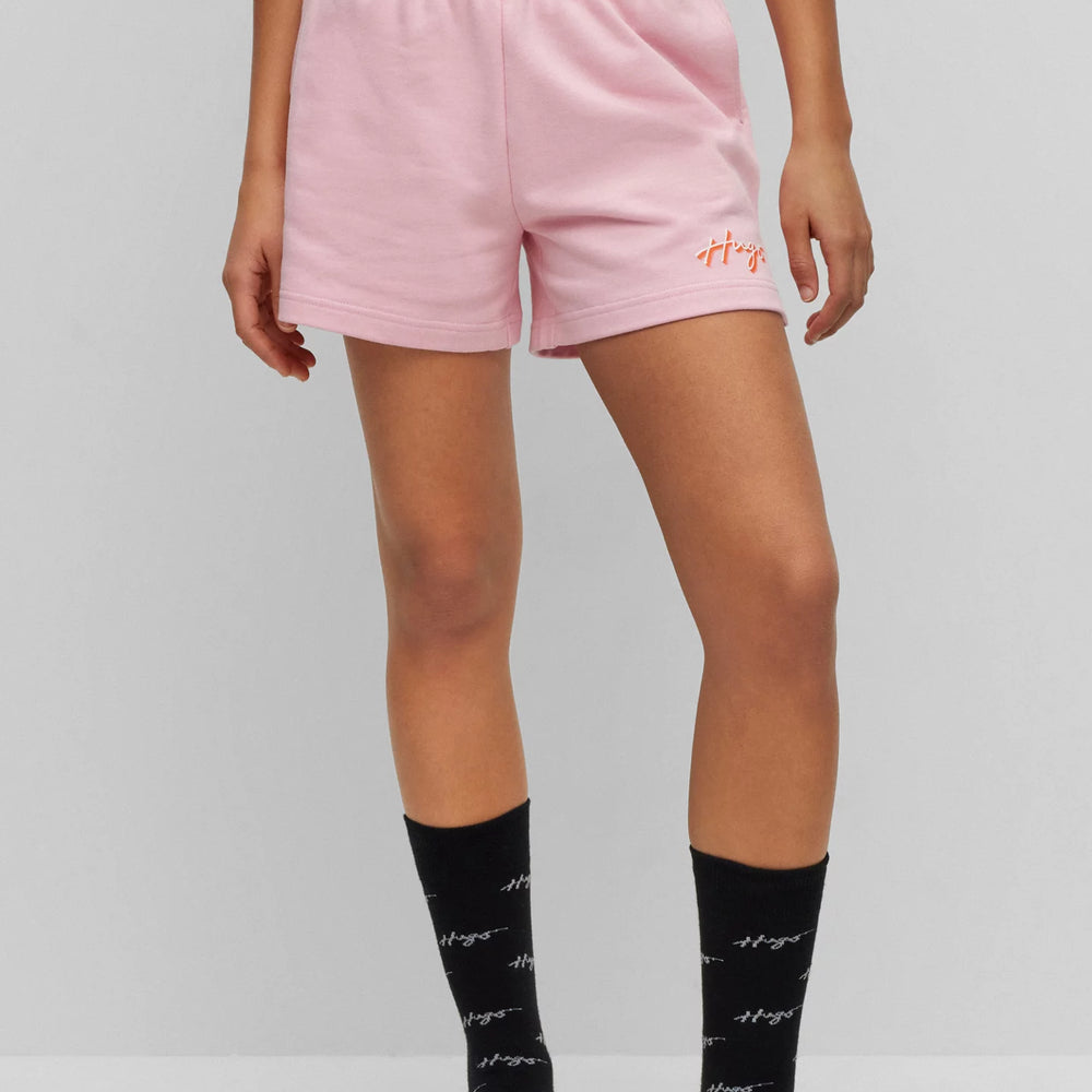 
                      
                        Short Hugo Boss de couleur Rose
                      
                    