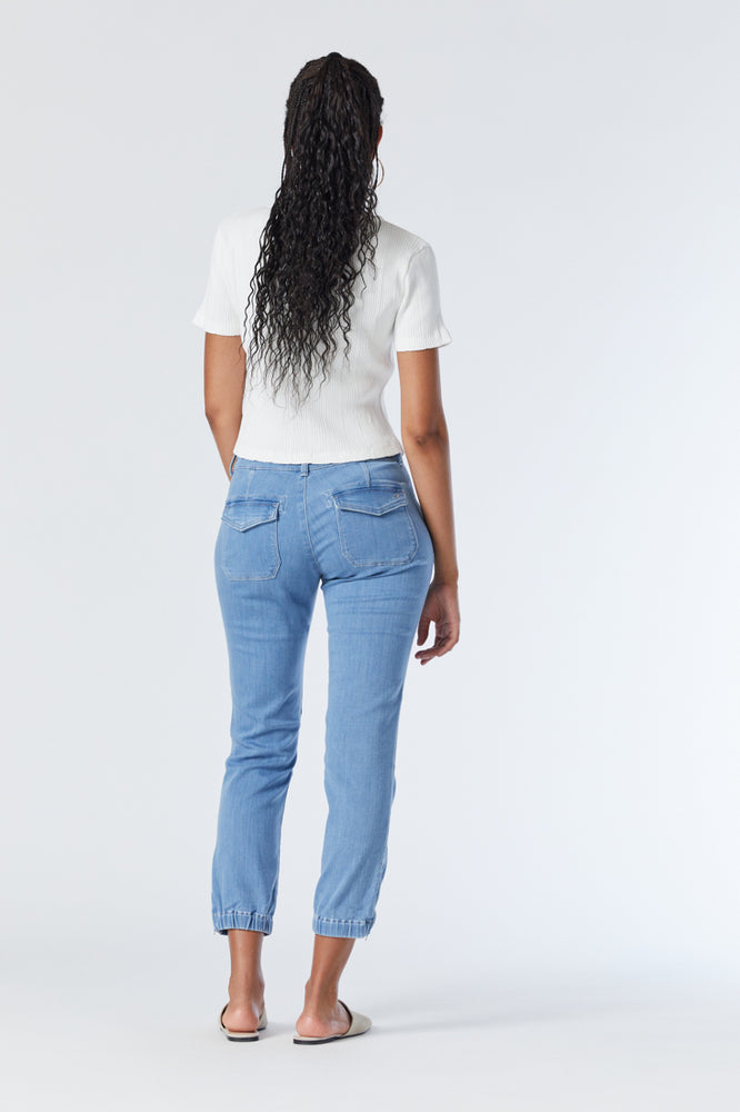 
                      
                        Jeans Cargo Mavi de couleur Denim
                      
                    