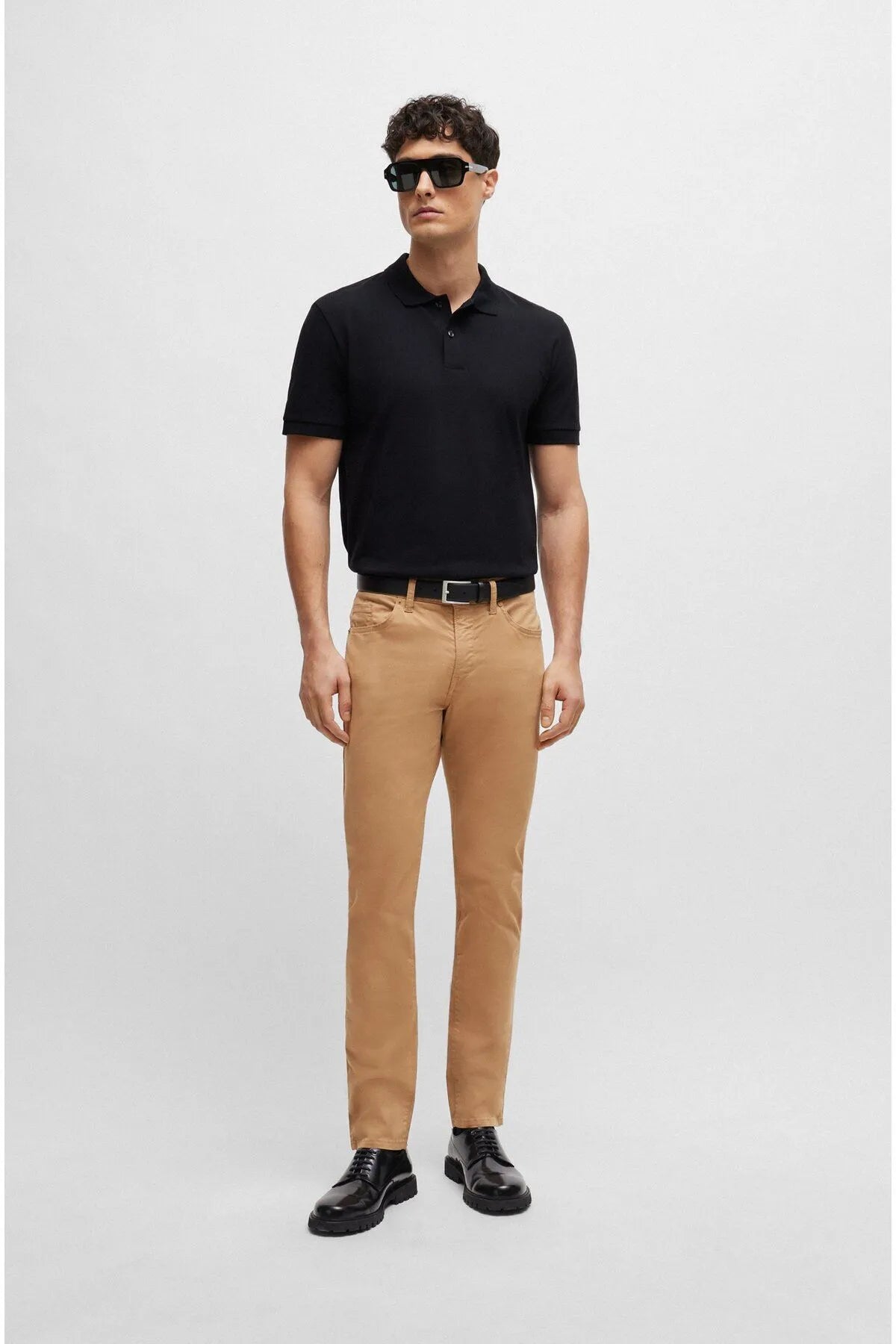 Pantalon Hugo Boss de couleur Beige