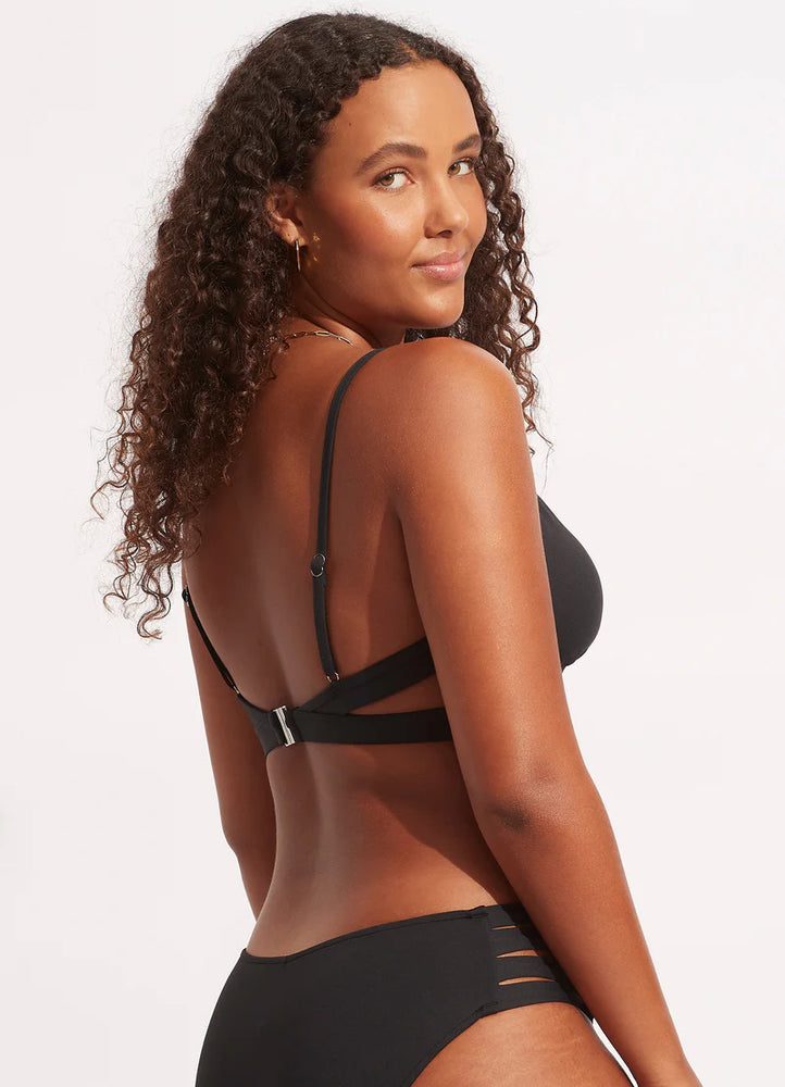 
                      
                        Haut De Maillot Seafolly de couleur Noir
                      
                    