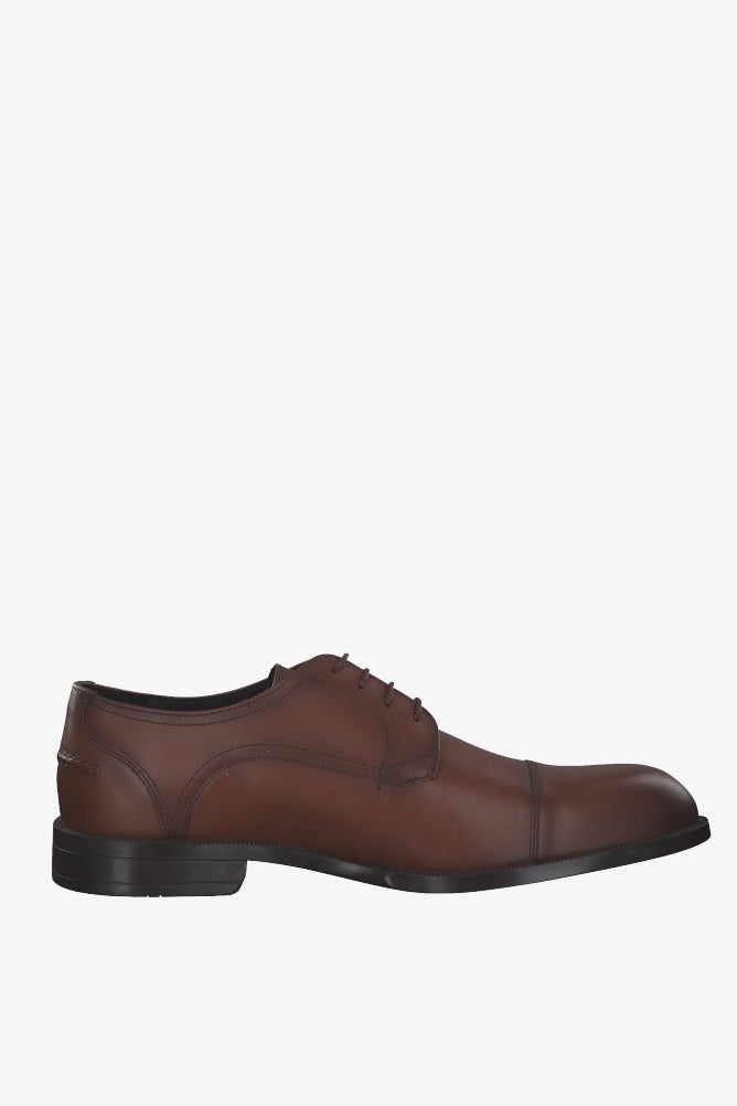 Souliers Boss de couleur Cognac