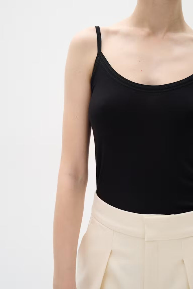 
                      
                        Camisole Inwear de couleur Noir
                      
                    