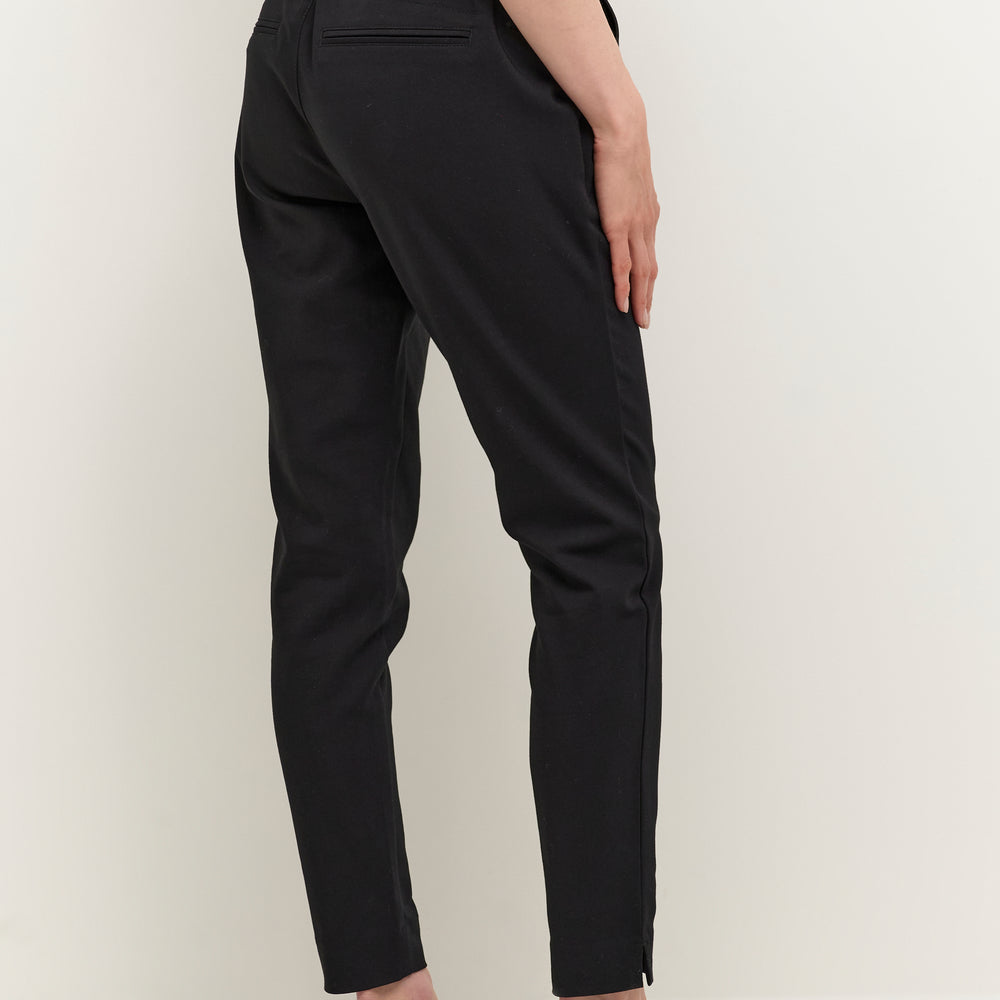 
                      
                        Pantalon Culture de couleur Noir
                      
                    