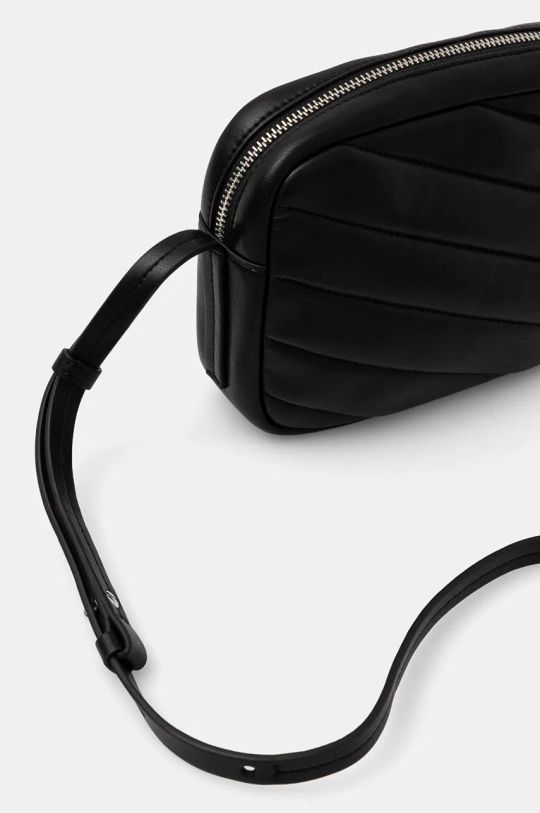 
                      
                        Sac Hugo Boss de couleur Noir
                      
                    