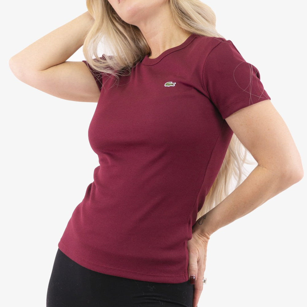 
                      
                        T-Shirt Lacoste de couleur Bordeaux
                      
                    