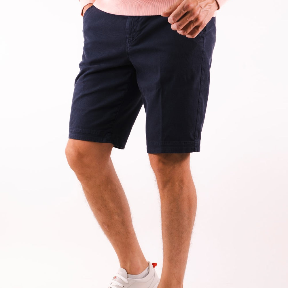 
                      
                        Short Hugo Boss de couleur Marine
                      
                    