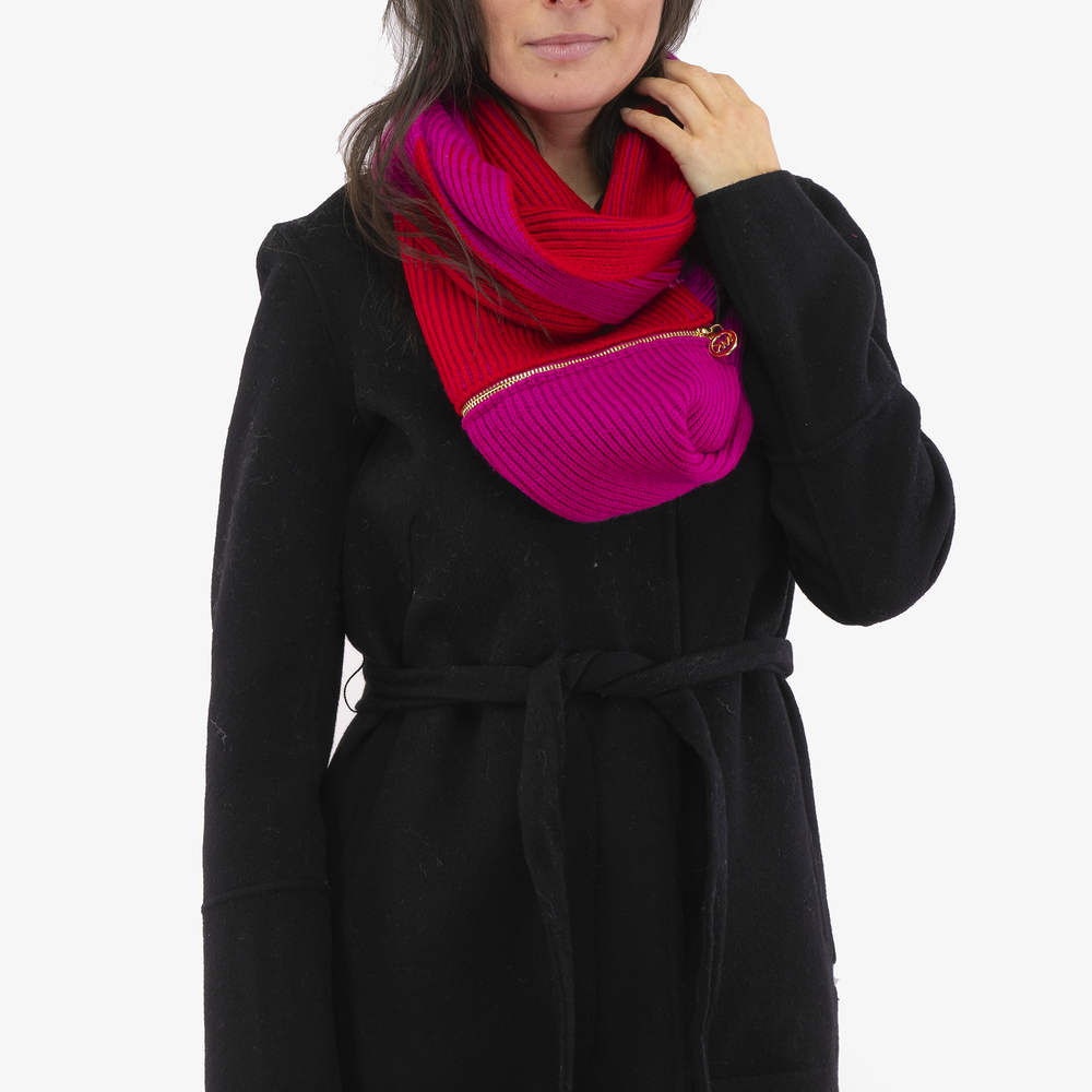 Michael Kors scarf in Fuchsia color