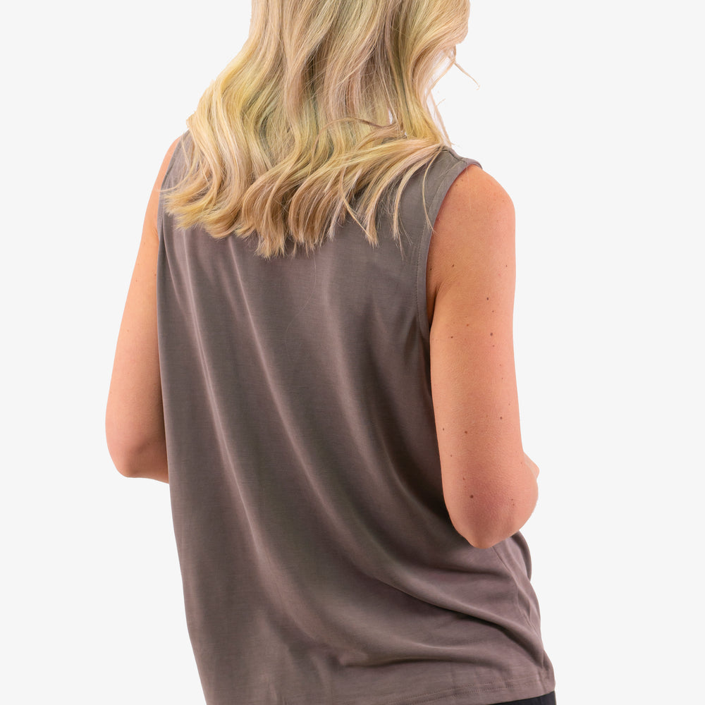 
                      
                        Camisole Culture de couleur Taupe
                      
                    