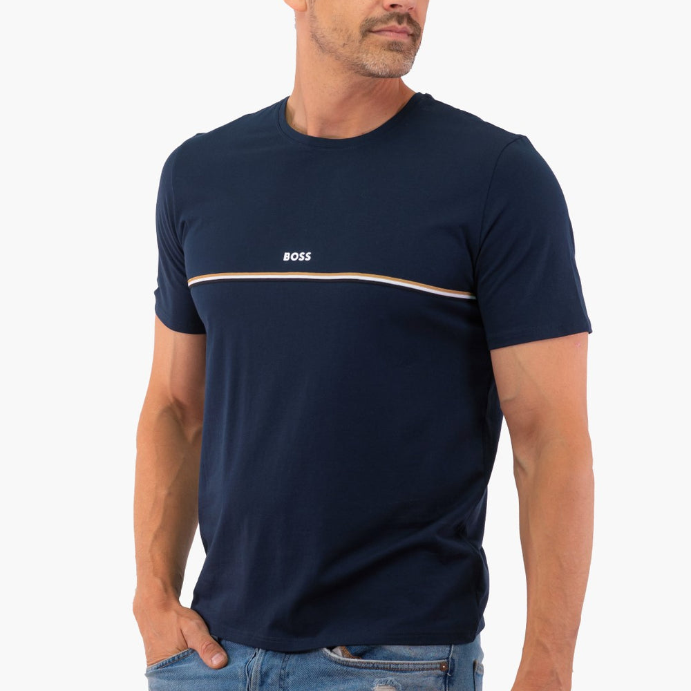 
                      
                        T-Shirt Hugo Boss de couleur Marine
                      
                    