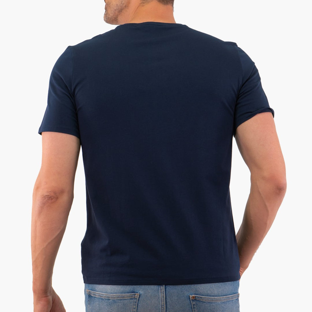 
                      
                        T-Shirt Hugo Boss de couleur Marine
                      
                    