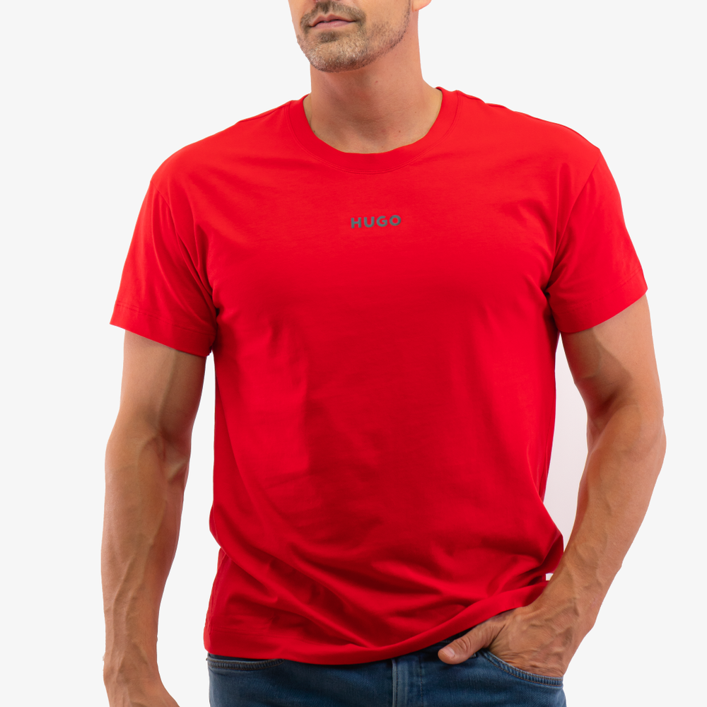 
                      
                        T-Shirt Hugo Boss de couleur Rouge
                      
                    