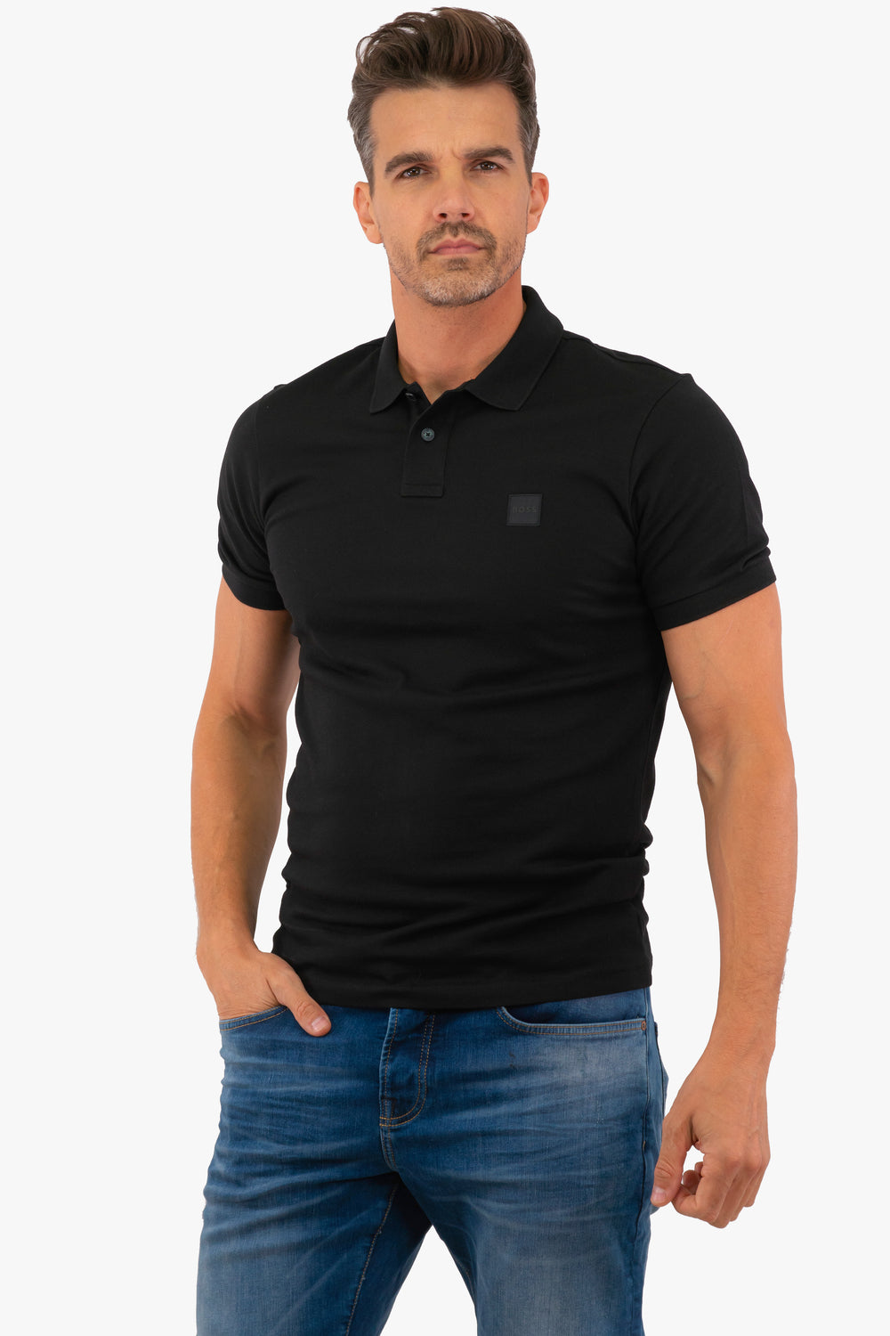 Polo Hugo Boss de couleur Noir