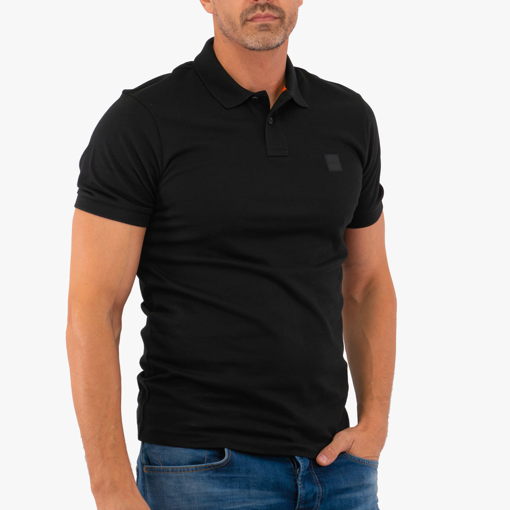 
                      
                        Polo Hugo Boss de couleur Noir
                      
                    