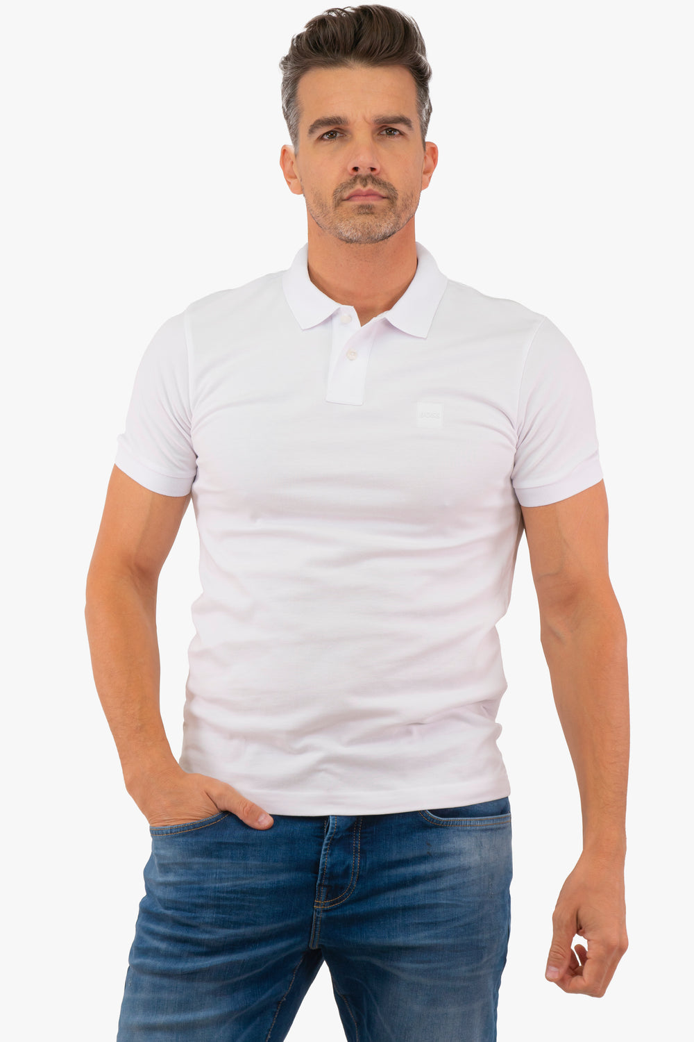 Polo Hugo Boss de couleur Blanc