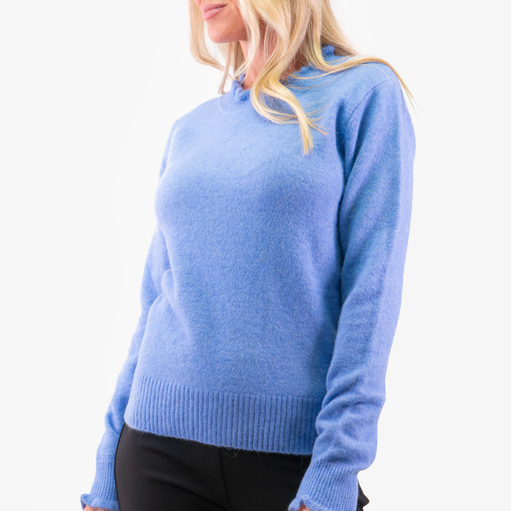 
                      
                        Blue Inwear sweater
                      
                    