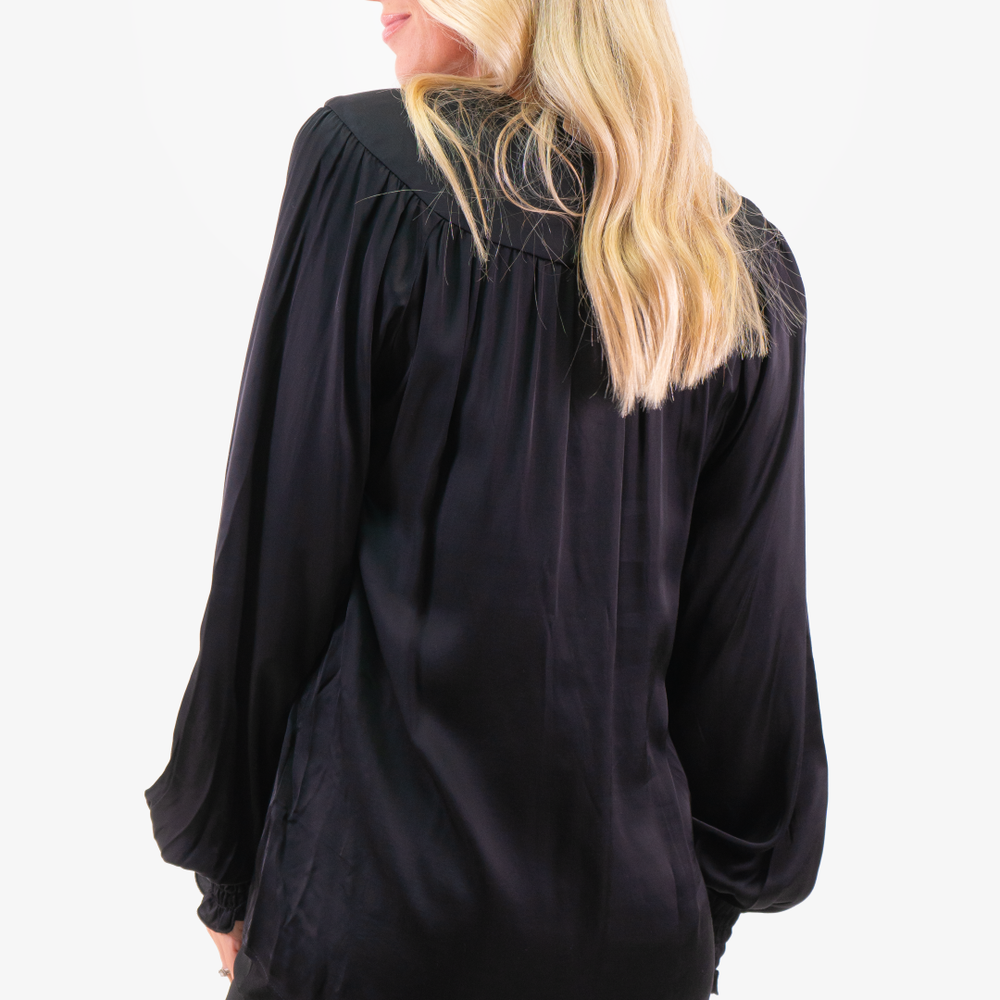 
                      
                        Esqualo tunic in Black color
                      
                    