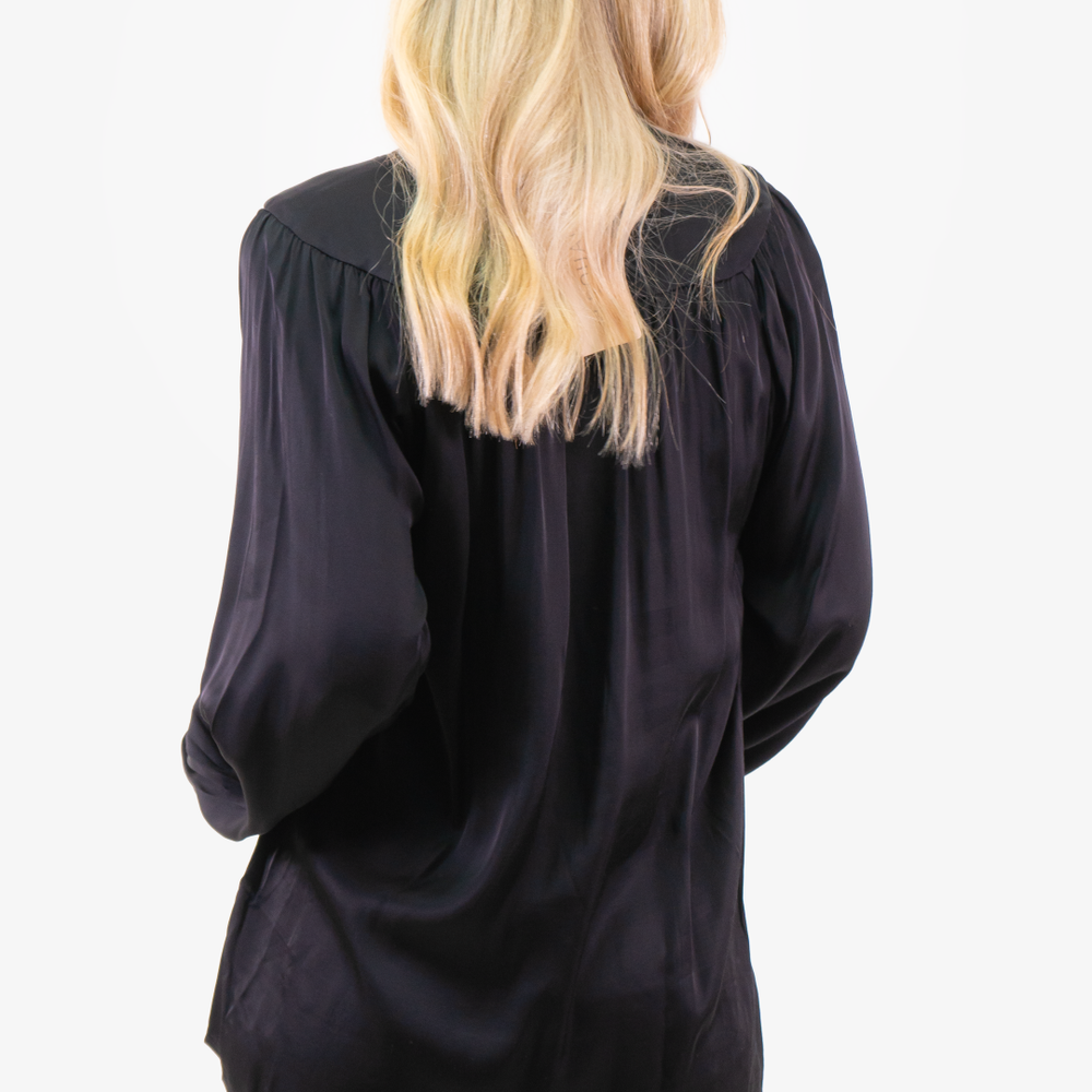 
                      
                        Esqualo tunic in Black color
                      
                    