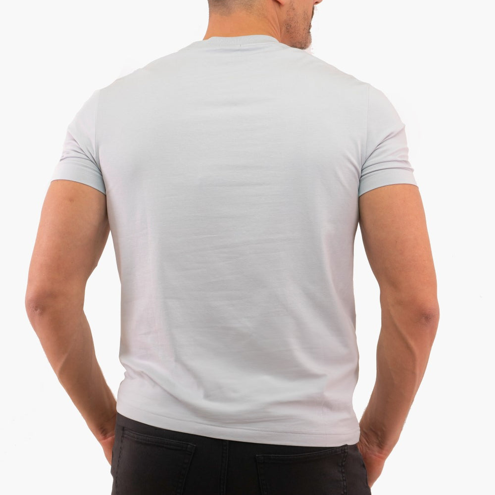 
                      
                        T-Shirt Boss de couleur Gris Pale
                      
                    