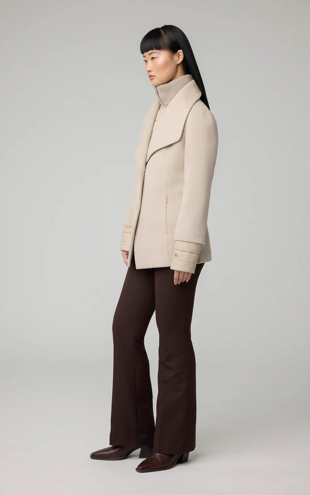 
                      
                        Manteau Soia&Kyo de couleur Taupe
                      
                    