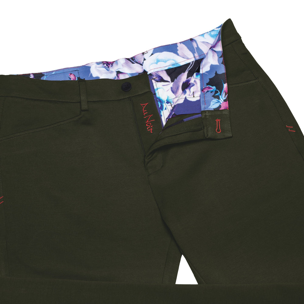 
                      
                        PANTALON | Magnum, olive - AU NOIR
                      
                    