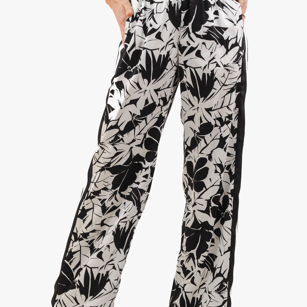 Michael Kors pants in Black/White color