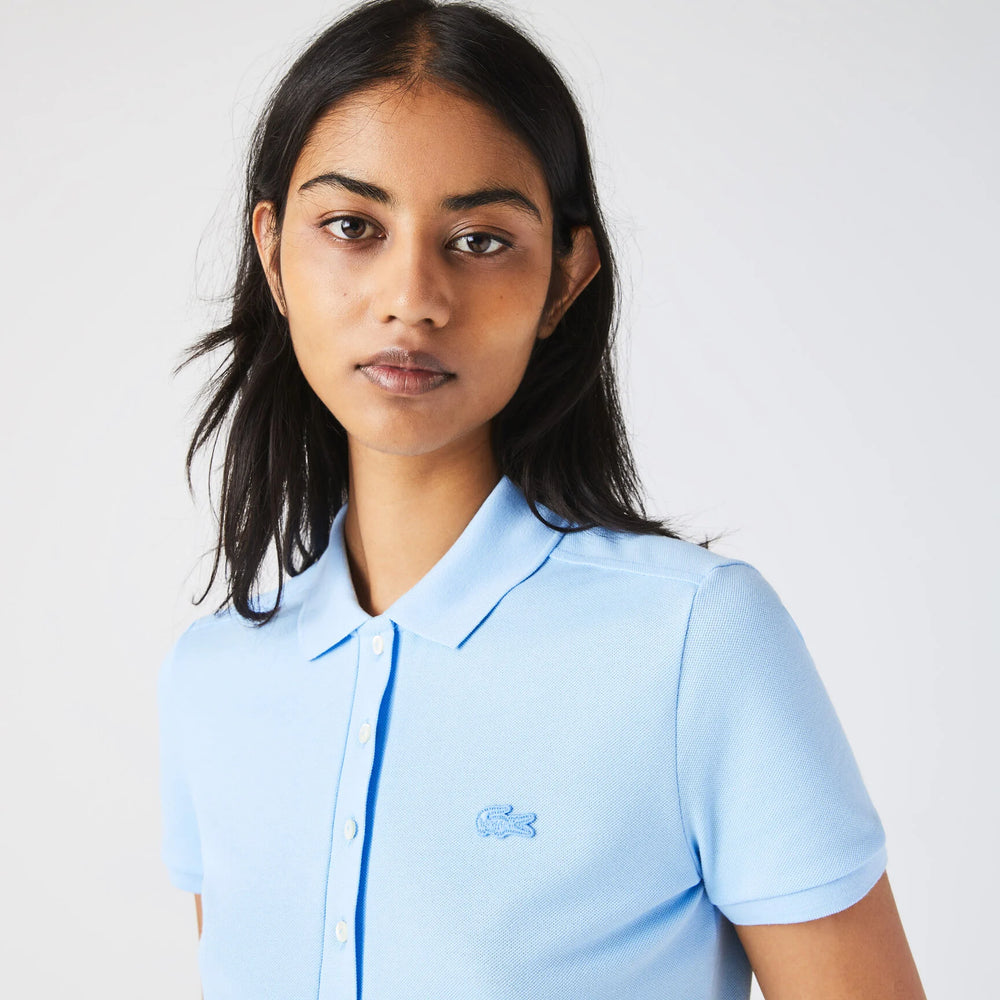 
                      
                        Polo Lacoste de couleur Bleu
                      
                    