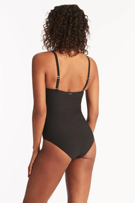 
                      
                        1 Piece Sea Level swimsuit in Black color
                      
                    