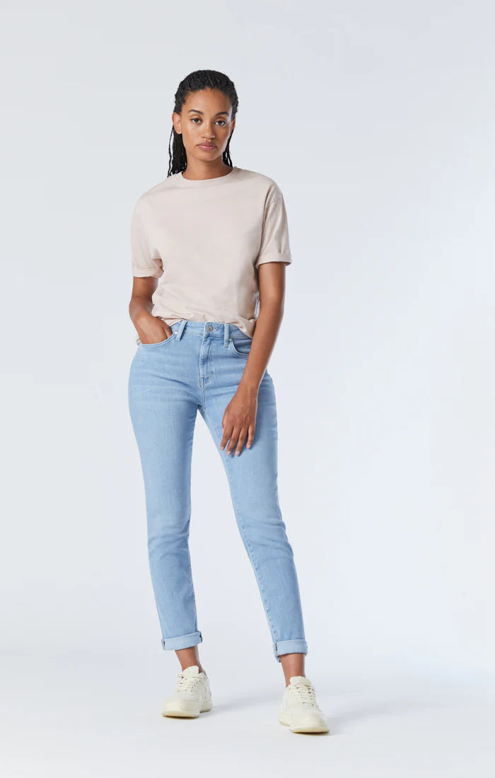 Mavi jeans in denim color