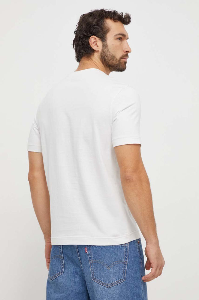 
                      
                        T-Shirt Teetape Hugo Boss de couleur Blanc
                      
                    