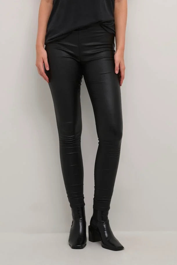 
                      
                        Pantalon Culture de couleur Noir
                      
                    