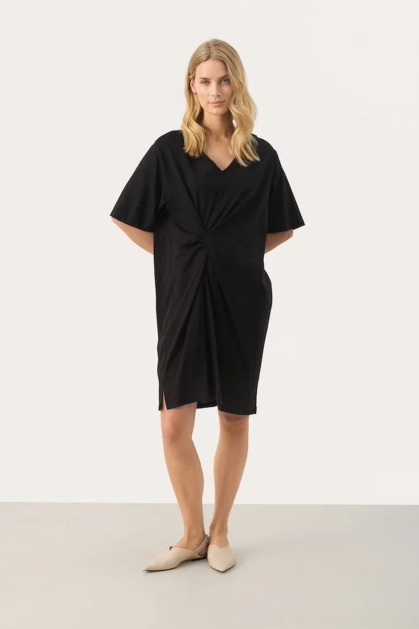 
                      
                        Robe Part Two de couleur Noir
                      
                    