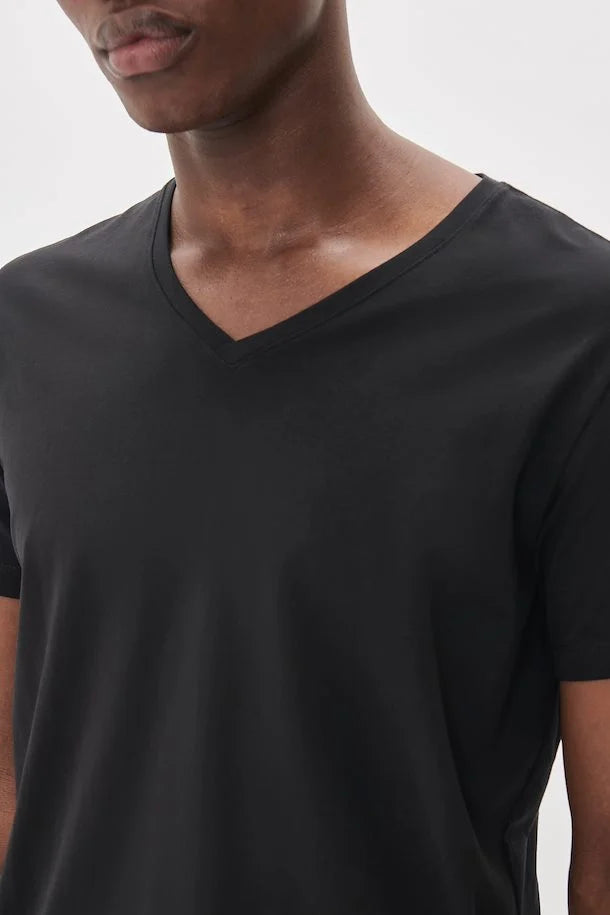 
                      
                        T-Shirt Matinique de couleur Noir
                      
                    