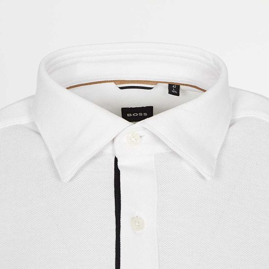 
                      
                        Polo Hugo Boss de couleur Blanc
                      
                    