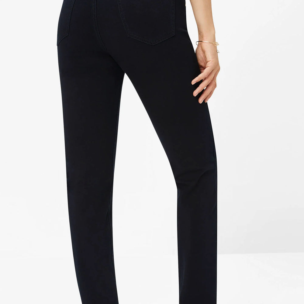 
                      
                        Pantalon BRAX de couleur Noir
                      
                    