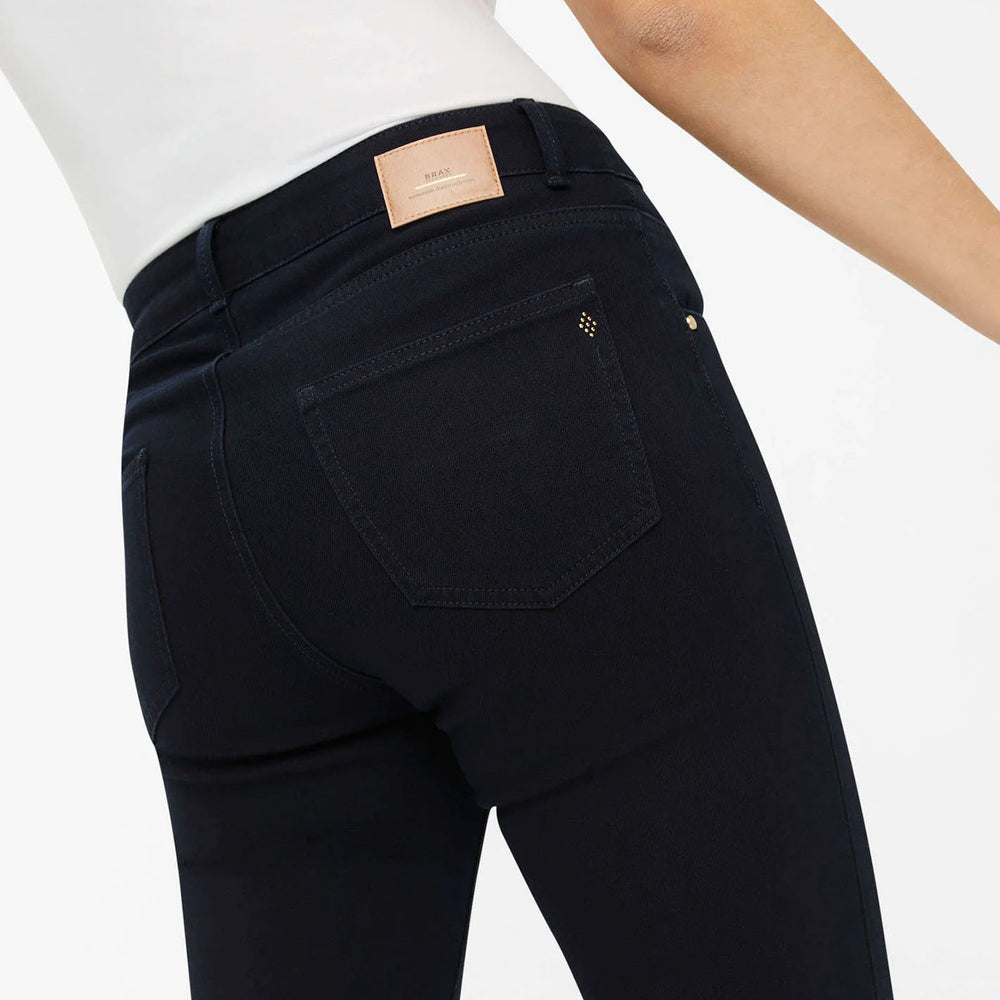 
                      
                        Pantalon BRAX de couleur Noir
                      
                    