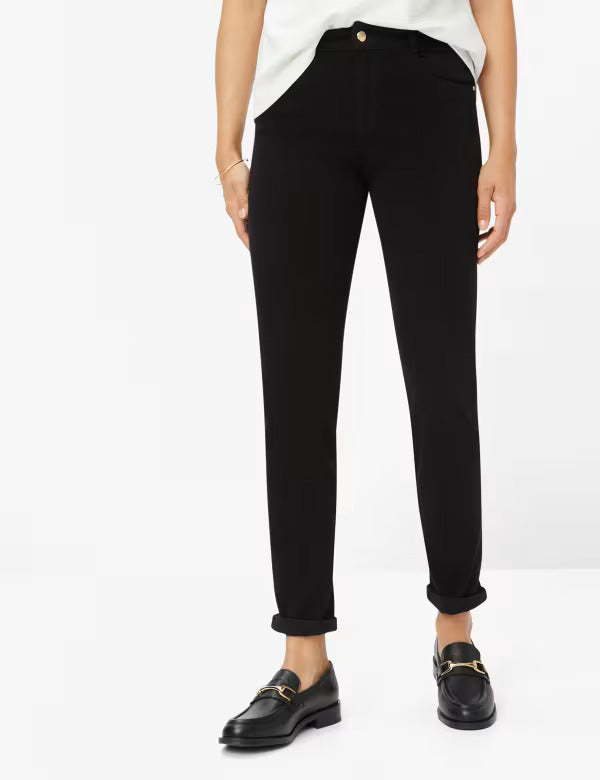 
                      
                        Pantalon BRAX de couleur Noir
                      
                    