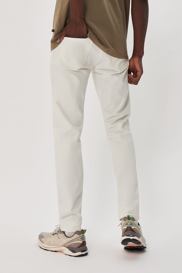 
                      
                        Pantalon Matinique de couleur Blanc Casse
                      
                    