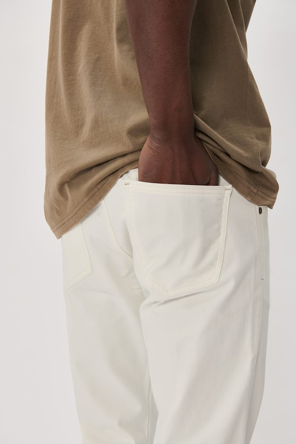 
                      
                        Pantalon Matinique de couleur Blanc Casse
                      
                    