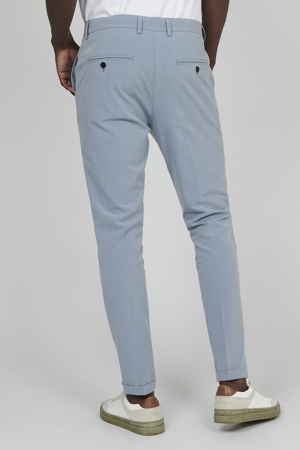 
                      
                        Pantalon Liam Matinique de couleur Bleu
                      
                    