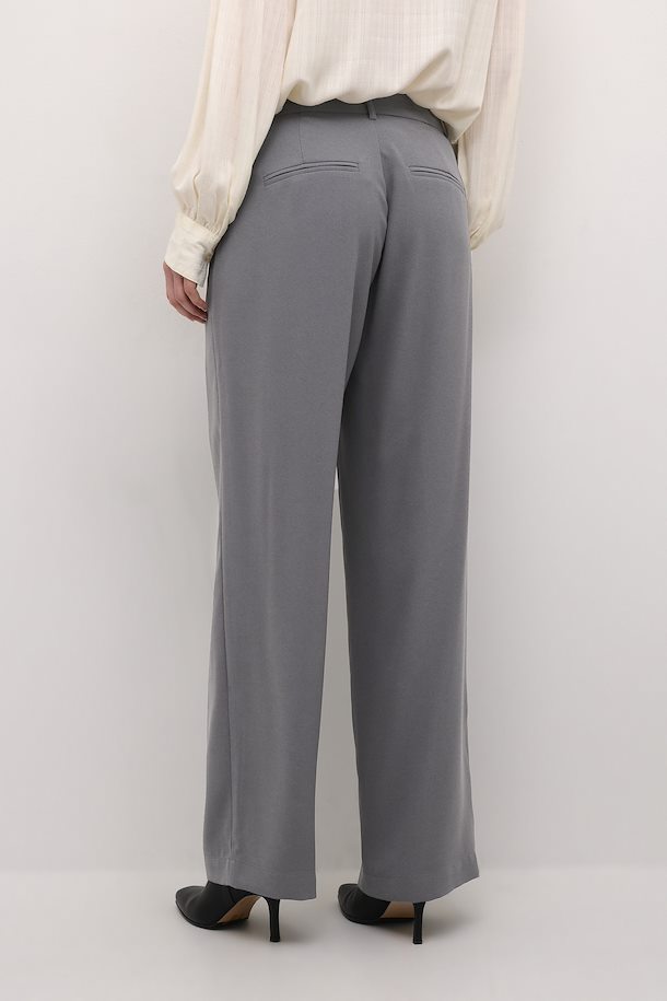 
                      
                        Pantalon Cream de couleur Castlerock
                      
                    