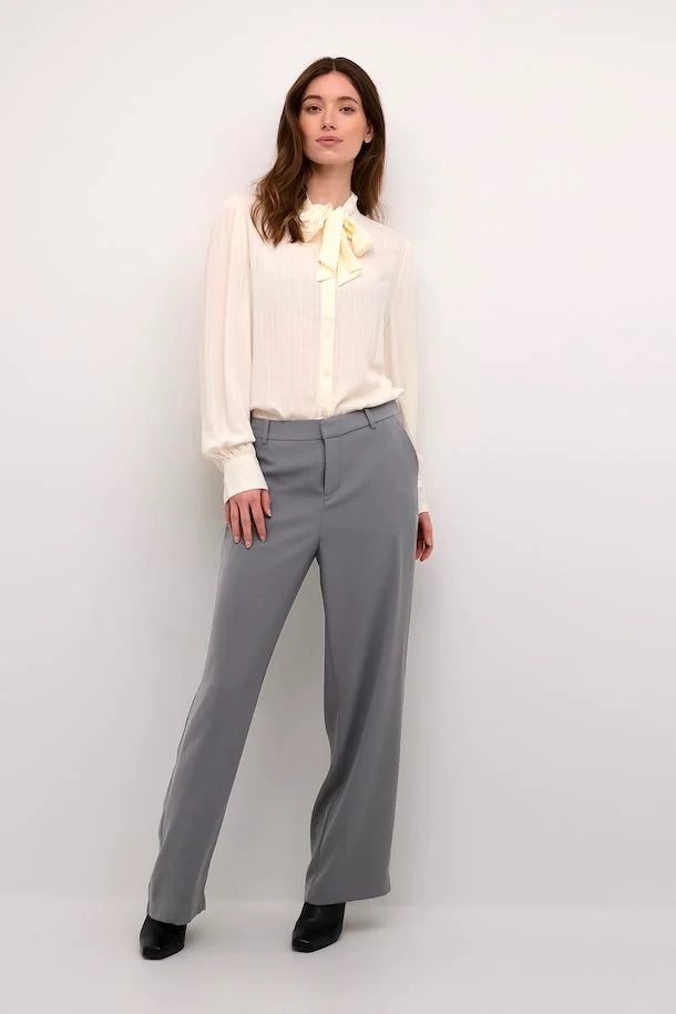 
                      
                        Pantalon Cream de couleur Castlerock
                      
                    