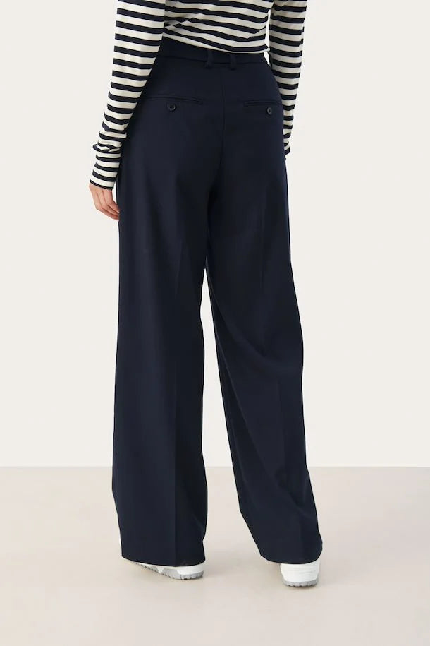 
                      
                        Pantalon Part Two de couleur Marine
                      
                    