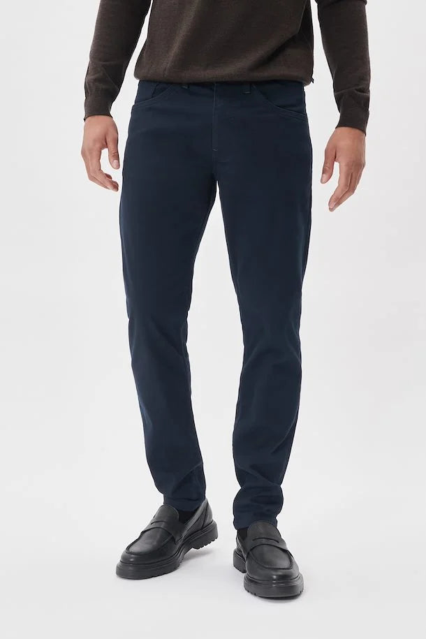 
                      
                        Pantalon Matinique de couleur Marine
                      
                    