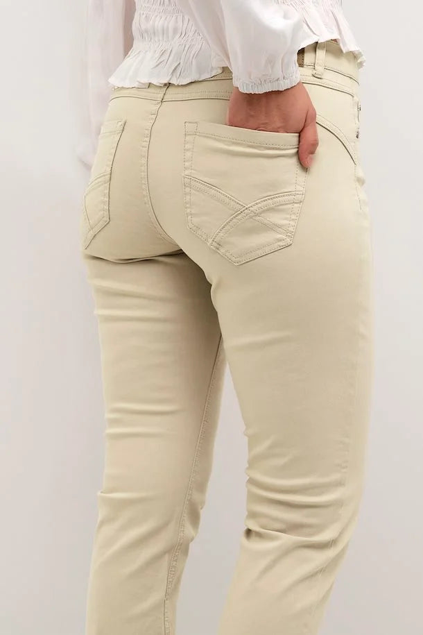 
                      
                        Pantalon Cream de couleur Beige
                      
                    