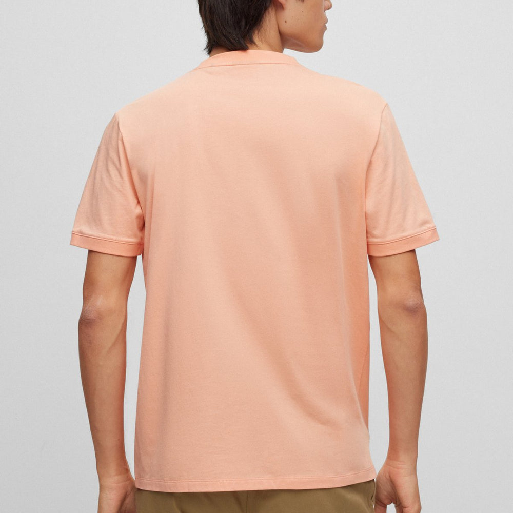 
                      
                        T-Shirt Hugo Boss de couleur Peche
                      
                    