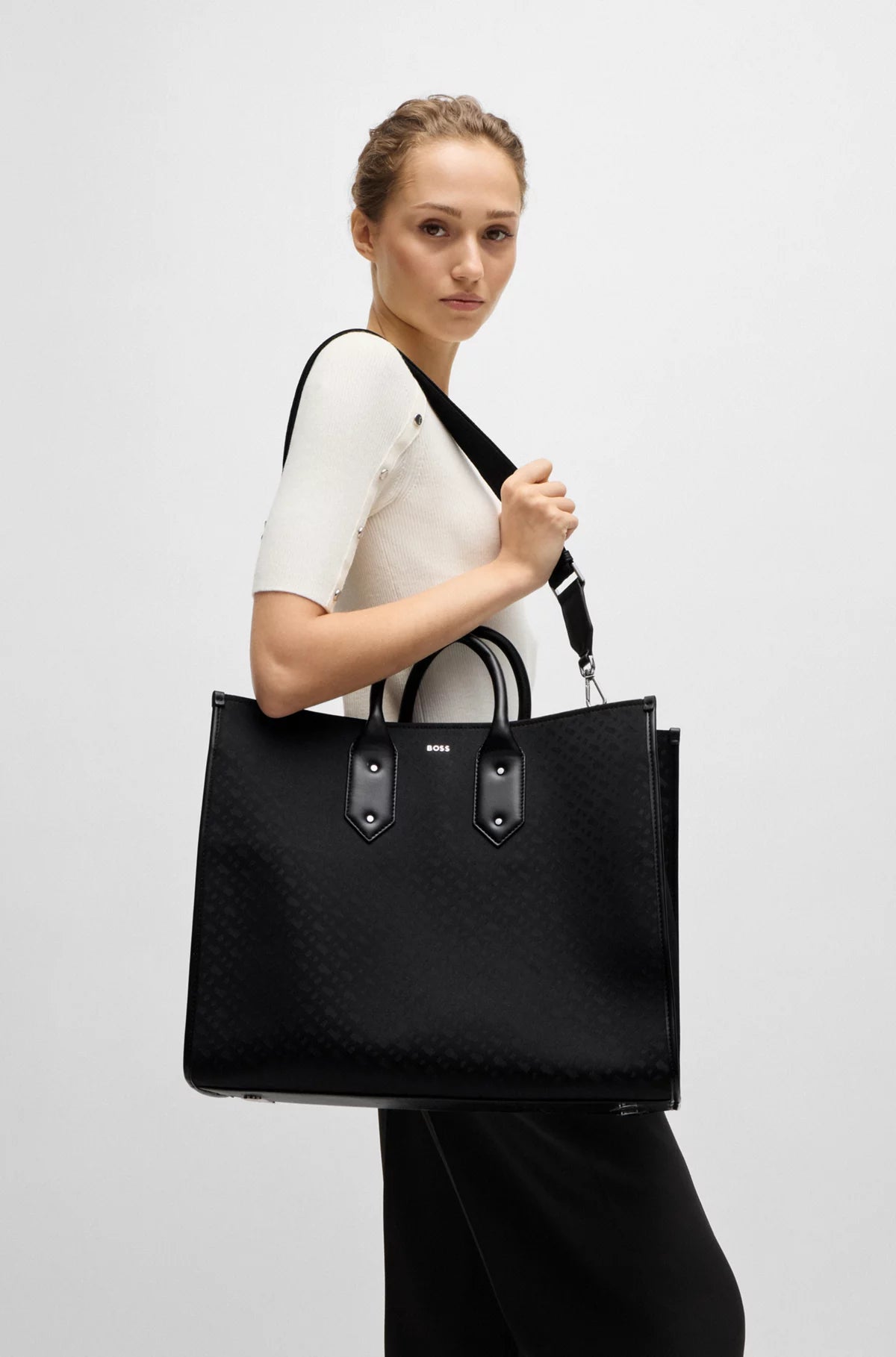 Sac Boss de couleur Noir