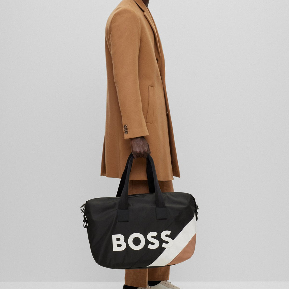 
                      
                        Sac Hugo Boss de couleur Noir
                      
                    