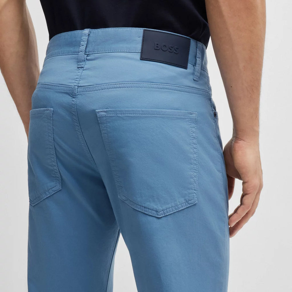 
                      
                        Pantalon Hugo Boss de couleur Bleu
                      
                    