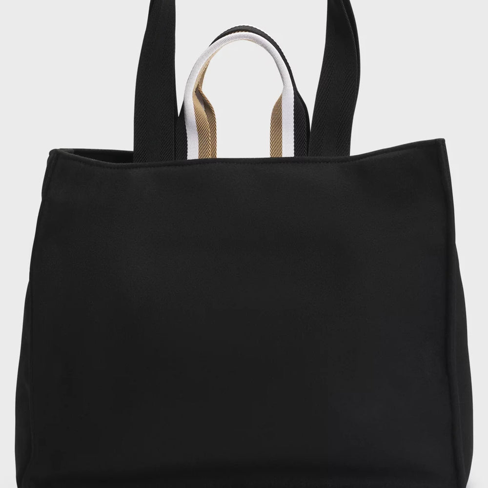 
                      
                        Sac Hugo Boss de couleur Noir
                      
                    